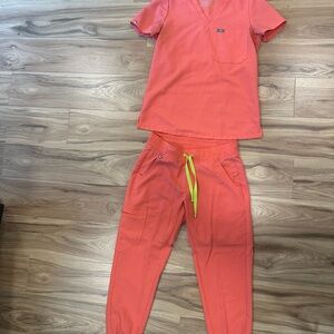 Figs Coral Scrub Set with Green Accents